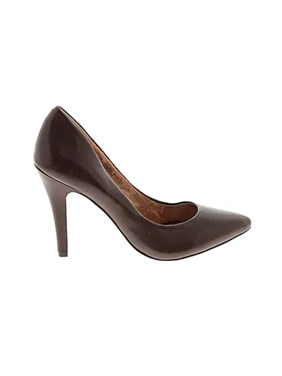Pre-owned Bcbgeneration Heels In Brown