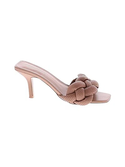Pre-owned Bcbgeneration Sandals In Tan