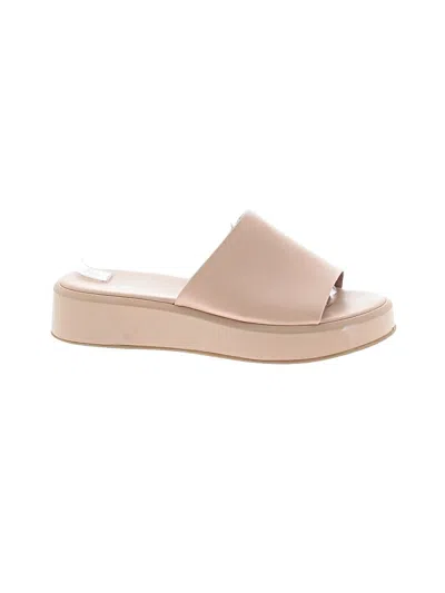 Pre-owned Bcbgeneration Sandals In Tan