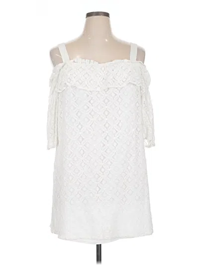 Pre-owned Bcbgeneration Sleeveless Top Ivory Cold Shoulder Neckline Tops