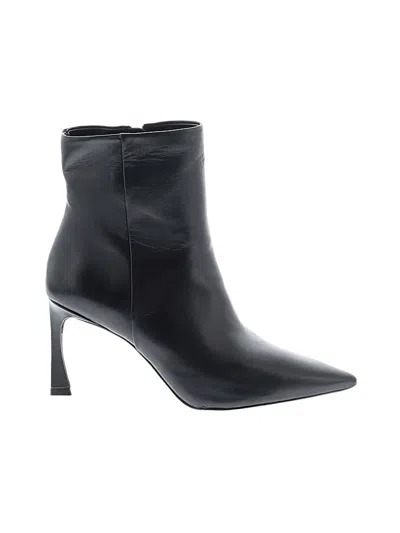 Pre-owned Bcbgmaxazria Ankle Boots In Black