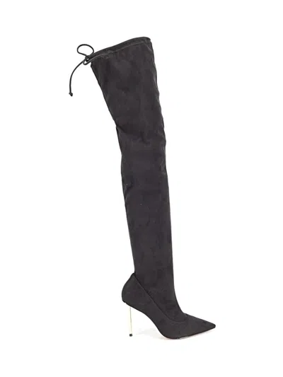 Pre-owned Bcbgmaxazria Boots In Black