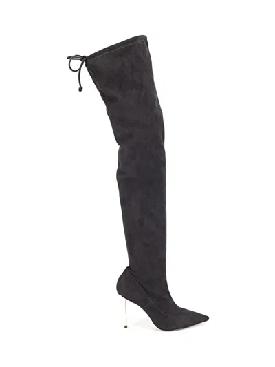 Pre-owned Bcbgmaxazria Boots In Black