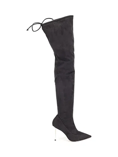 Pre-owned Bcbgmaxazria Boots In Black
