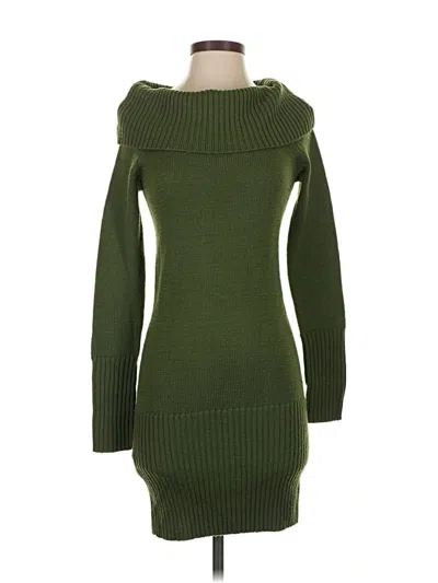 Pre-owned Bcbgmaxazria Casual Dress In Green