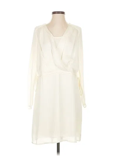 Pre-owned Bcbgmaxazria Casual Dress In Ivory