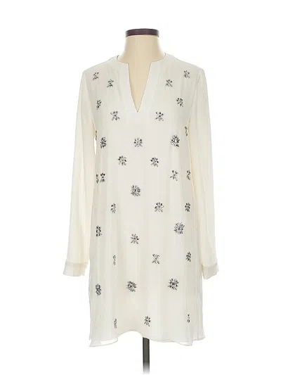 Pre-owned Bcbgmaxazria Casual Dress In White