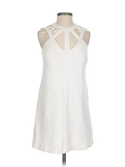 Pre-owned Bcbgmaxazria Casual Dress In White