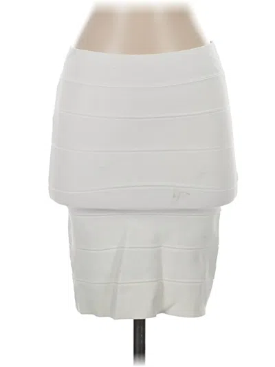 Pre-owned Bcbgmaxazria Casual Skirt In White
