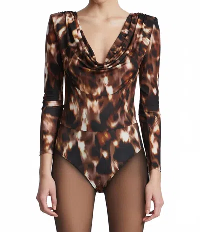 BCBGMAXAZRIA PRINTED BODYSUIT IN LEOPARD/DESERT PALM