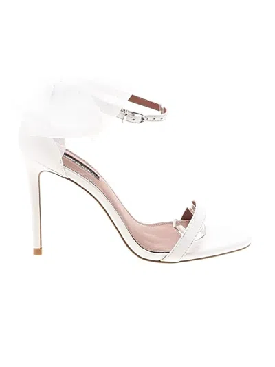 Pre-owned Bcbgmaxazria Sandals In White