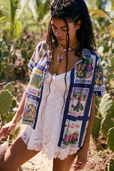 Bdg Asher Printed Souvenir Short Sleeve Button-down Shirt In Seed Packet, Women's At Urban Outfitters