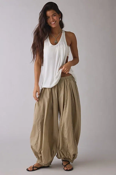 Bdg Cloud Low-rise Baggy Balloon Pant In Olive, Women's At Urban Outfitters In Green