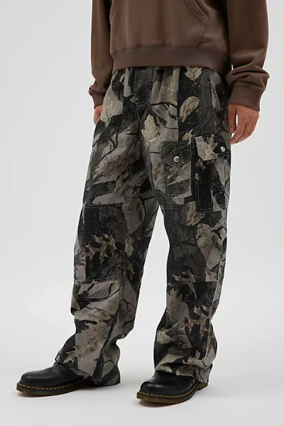 BDG MITCHELL CAMO SURPLUS PANT IN FLORAL CAMO, MEN'S AT URBAN OUTFITTERS 