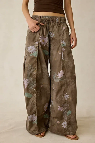 Bdg Sunridge Mid-rise Cargo Balloon Pant In Brown, Women's At Urban Outfitters In Burgundy