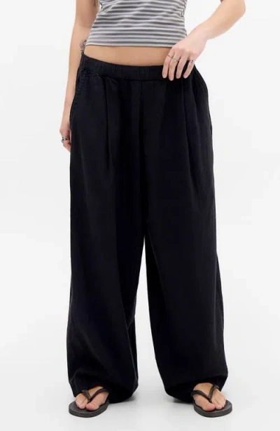 Bdg Urban Outfitters Bobbi Pleated Linen Cocoon Pants In Blue