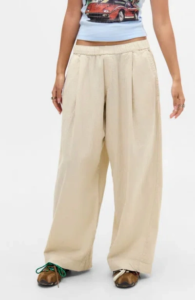 Bdg Urban Outfitters Bobbi Pleated Linen Cocoon Pants In Neutral