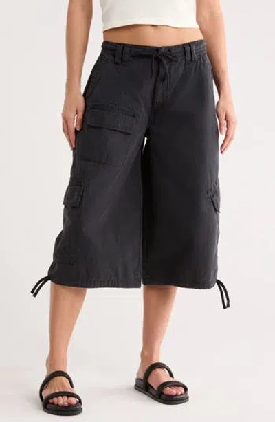 Bdg Urban Outfitters Detroit Low Waist Baggy Crop Cargo Pants In Black