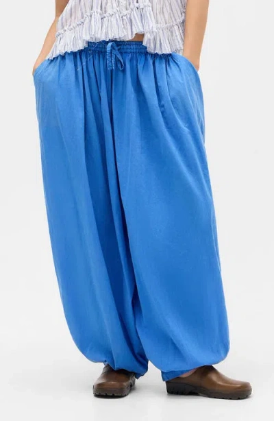 Bdg Urban Outfitters Irina Balloon Pants In Blue