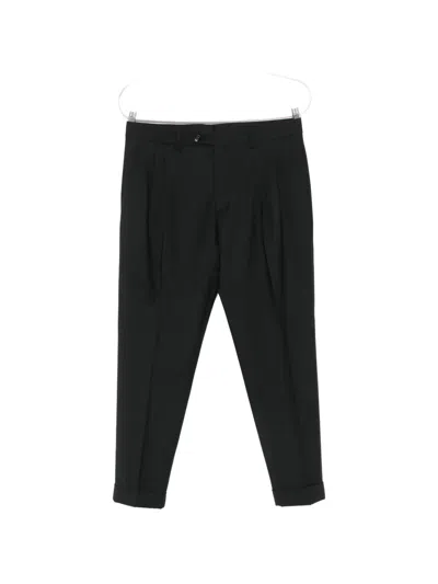 Be Able Pleated Turn-up Jeans In Black