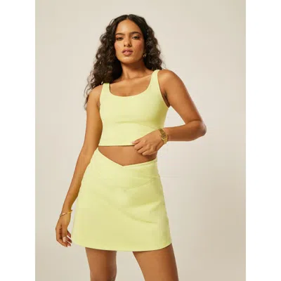 Be Athletica Stretch Scoop Neck Twist-back Vest In Yellow