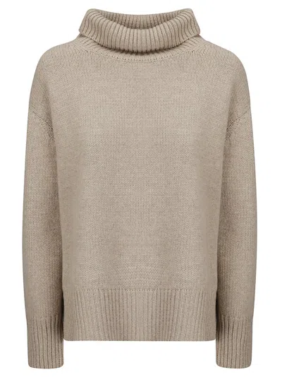 BE YOU SHORT-FIT TURTLENECK SWEATER WITH HIGH COLLAR AND SIDE SLITS