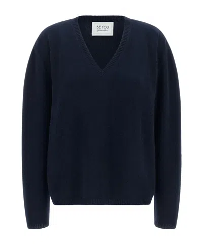 BE YOU V-NECK SWEATER