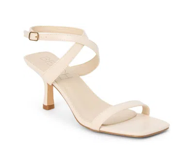 Beach By Matisse Breeze Sandal In White