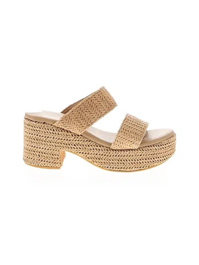 Pre-owned Beach By Matisse Wedges In Tan