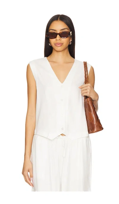 Beach Riot Darcy Vest In 白色亚麻