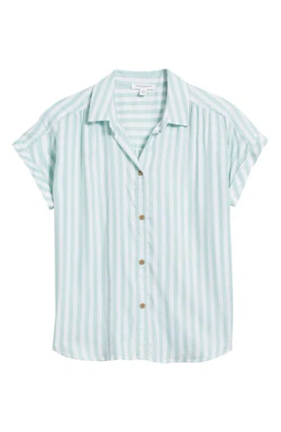 Beachlunchlounge Darby Short Sleeve Button-up Shirt In Green