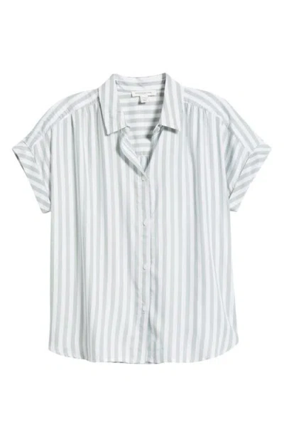Beachlunchlounge Darby Short Sleeve Button-up Shirt In Blue