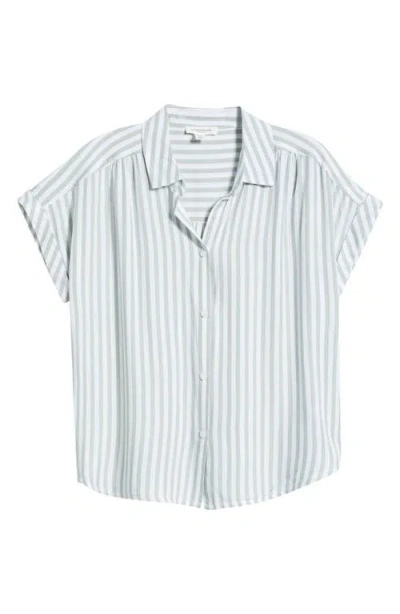Beachlunchlounge Darby Short Sleeve Button-up Shirt In Gray