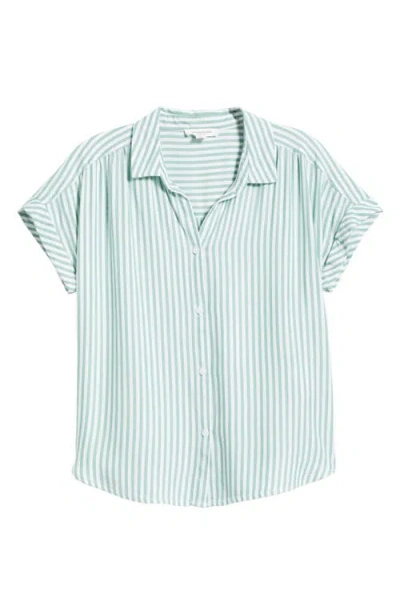 Beachlunchlounge Darby Short Sleeve Button-up Shirt In Green