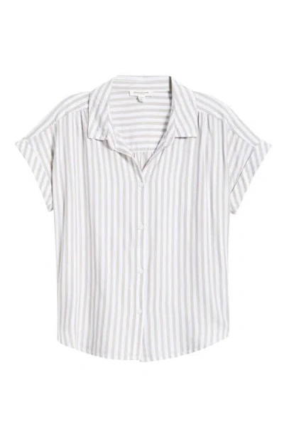Beachlunchlounge Darby Short Sleeve Button-up Shirt In White