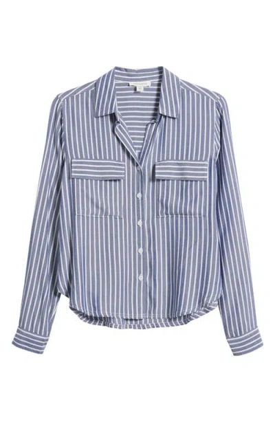 Beachlunchlounge Fallon Crop Button-up Shirt In Blue Tide