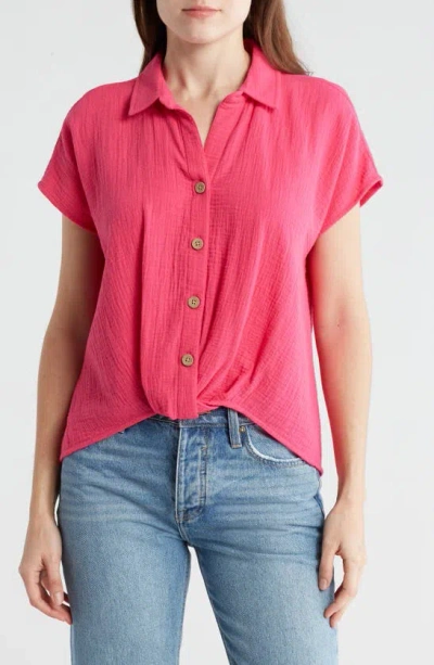 Beachlunchlounge Front Tuck Front Button Gauze Shirt In Hot Pink