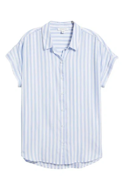 Beachlunchlounge Kenzie Stripe Short Sleeve Button-up Shirt In Blue Veil
