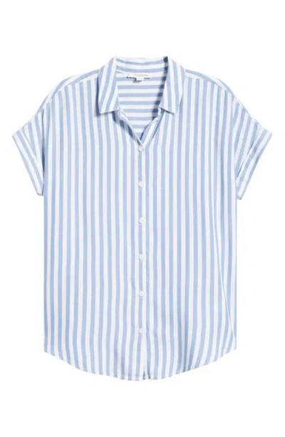 Beachlunchlounge Kenzie Stripe Short Sleeve Button-up Shirt In Blue