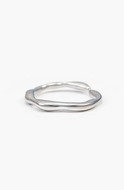 Bearfruit Jewelry Lexi Adjustable Petal Ring Set Two Tone Floral Stacking Jewelry In Silver/gold