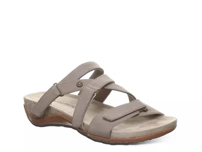 Bearpaw Acacia Sandal In Gray