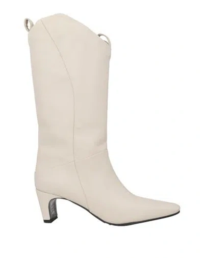 Beatrice B Beatrice .b Woman Boot White Size 6 Leather