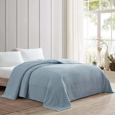 Beatrice Home Fashions Channel Chenille Bedspread