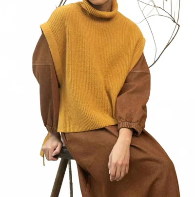 Beaumont Organic Kanon Roll Neck Vest In Ochre Marl In Brown