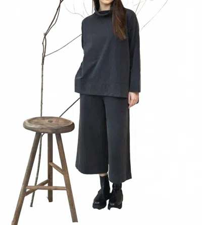 Beaumont Organic Taya Organic Cotton Trousers In Charcoal In White