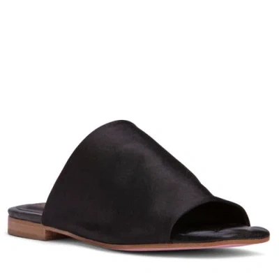 Beautiisoles April Flat Sandal In Black