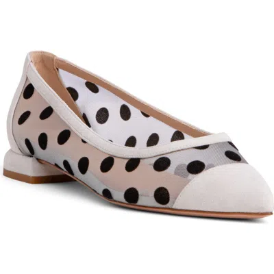Beautiisoles Blake Pointed Cap Toe Flat In Off White