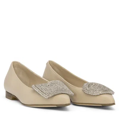 Beautiisoles By Robyn Shreiber Made In Italy Women's Neutrals Bonnie Beige Leather Flat With Charm Work Wedding Evening Bridal Comfortable Baller In Beige/black
