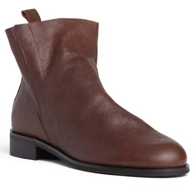 Beautiisoles By Robyn Shreiber Made In Italy Women's Renata Brown Leather Flat Ankle Bootie