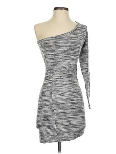 Pre-owned Bebe Casual Dress In Gray